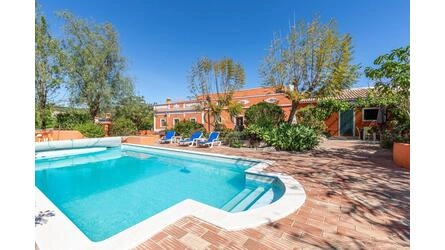 5 Bedroom Farmhouse For Sale in São Brás de Alportel