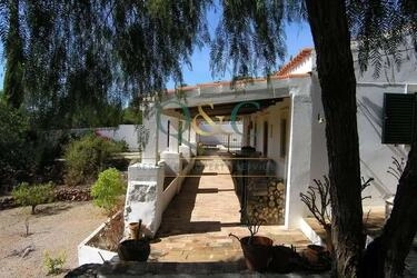2 Bedroom Villa For Sale in Querença