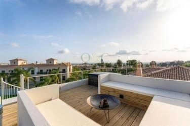 3 Bedroom Villa For Sale in Santa Bárbara de Nexe
