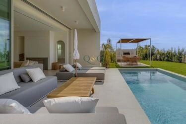 3 Bedroom Villa For Sale in Santa Bárbara de Nexe