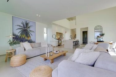 3 Bedroom Villa For Sale in Santa Bárbara de Nexe