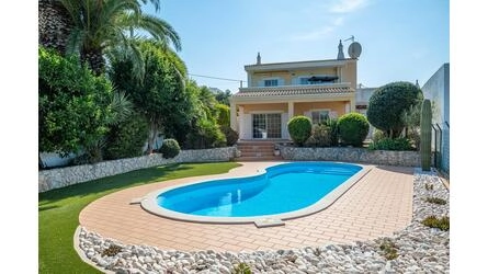 3 Bedroom Villa For Sale in Santa Bárbara de Nexe