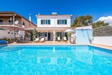 Villa com 3 quartos à venda em Fuseta