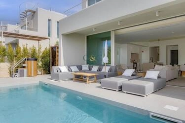Villa com 3 quartos à venda em Santa Bárbara de Nexe