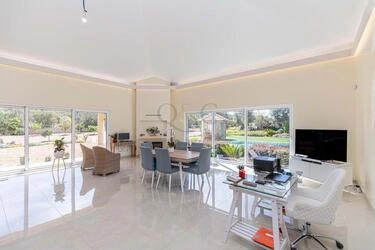 Villa com 3 quartos à venda em Santa Bárbara de Nexe