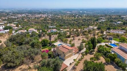 Villa com 3 quartos à venda em Santa Bárbara de Nexe
