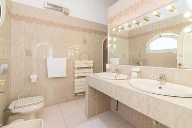 Villa com 3 quartos à venda em Santa Bárbara de Nexe