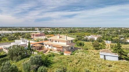 Villa com 3 quartos à venda em Santa Bárbara de Nexe