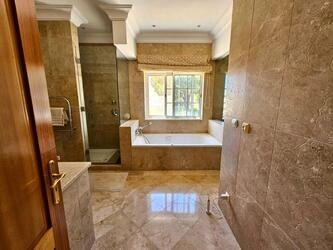 4 Bedroom Villa For Sale in Almancil