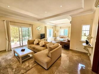 4 Bedroom Villa For Sale in Almancil