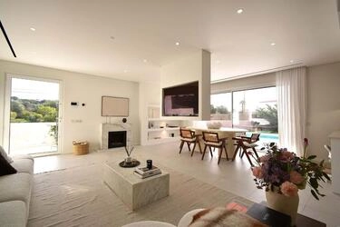 4 Bedroom Villa For Sale in Santa Bárbara de Nexe
