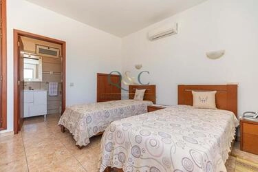 Villa avec 4 chambres à vendre à Estoi