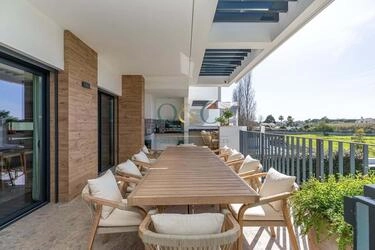 Villa com 4 quartos à venda em Quarteira