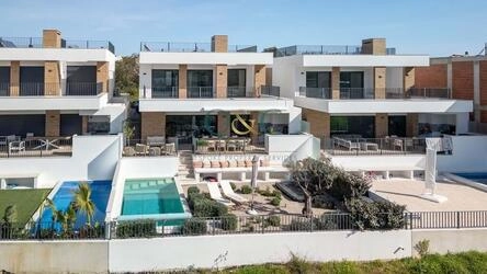 Villa com 4 quartos à venda em Quarteira