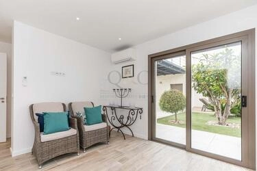 Villa com 4 quartos à venda em Santa Bárbara de Nexe