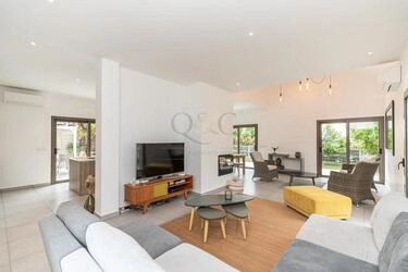 Villa com 4 quartos à venda em Santa Bárbara de Nexe