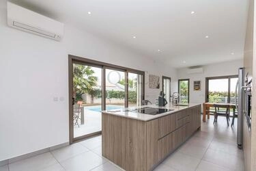 Villa com 4 quartos à venda em Santa Bárbara de Nexe