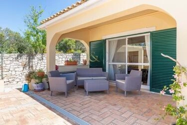 Villa com 4 quartos à venda em Santa Bárbara de Nexe
