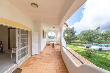 Villa com 4 quartos à venda em Santa Bárbara de Nexe