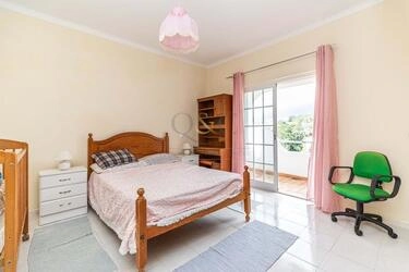 Villa com 4 quartos à venda em Santa Bárbara de Nexe