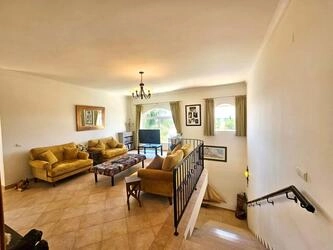 5 Bedroom Villa For Sale in Almancil