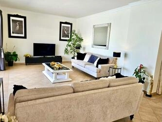 5 Bedroom Villa For Sale in Almancil