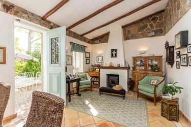 5 Bedroom Villa For Sale in Querença