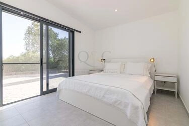 5 Bedroom Villa For Sale in Conceição