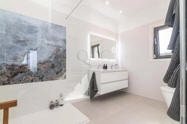 5 Bedroom Villa For Sale in Conceição