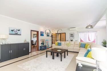 Villa avec 5 chambres à vendre à Quarteira