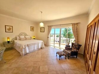 Villa com 5 quartos à venda em Almancil